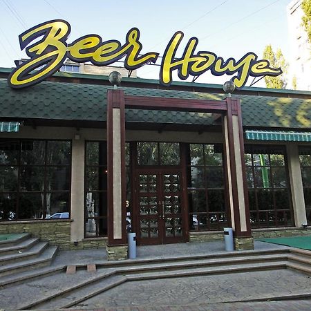 Homeservice Apartments On Stefan Cel Mare Boulevard Chişinău Esterno foto