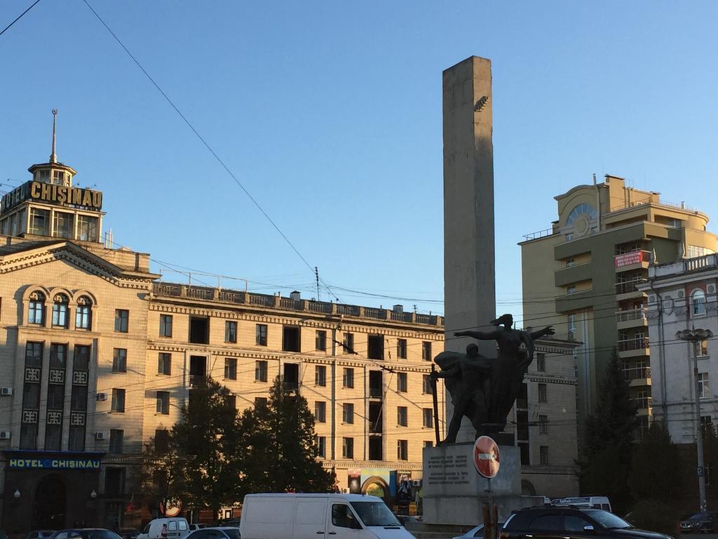 Homeservice Apartments On Stefan Cel Mare Boulevard Chişinău Esterno foto